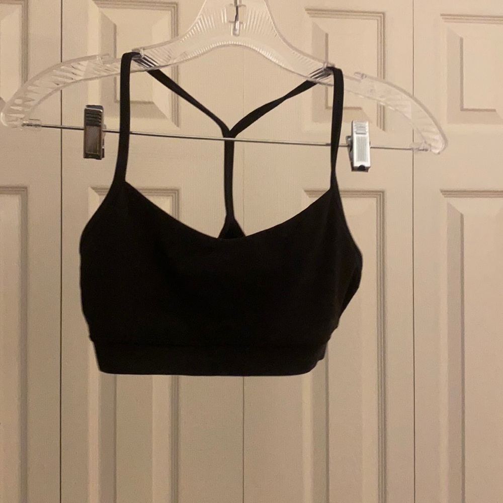 Black lulu lemon sports bra